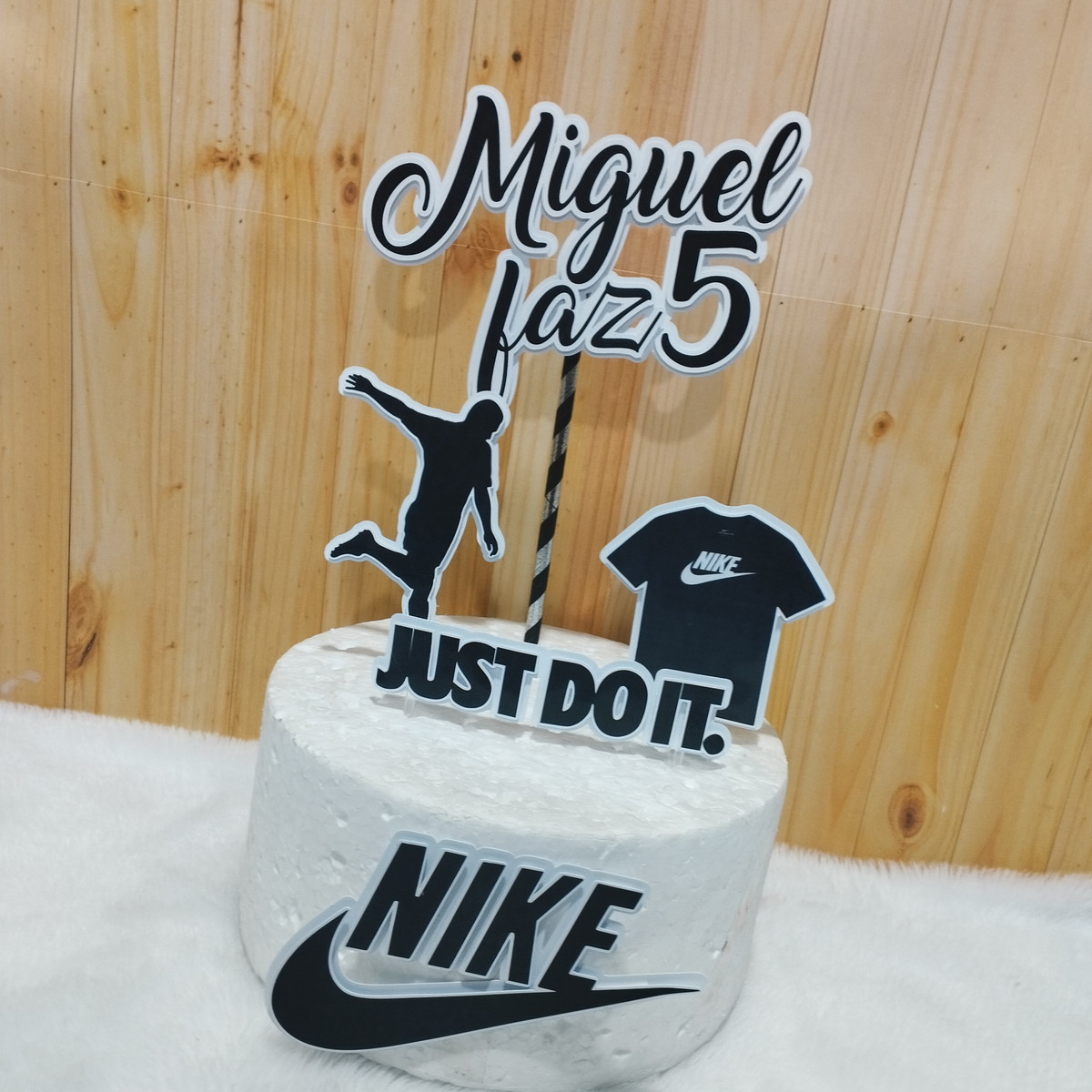 Arquivo De Corte Topo De Bolo Nike 01 (studio) - Imagem 2