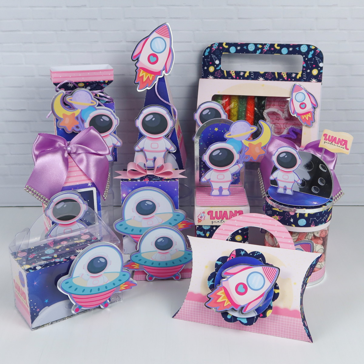 Arquivo de Corte Topo de Bolo Astronauta Menina e Kit + Brin - Imagem 2