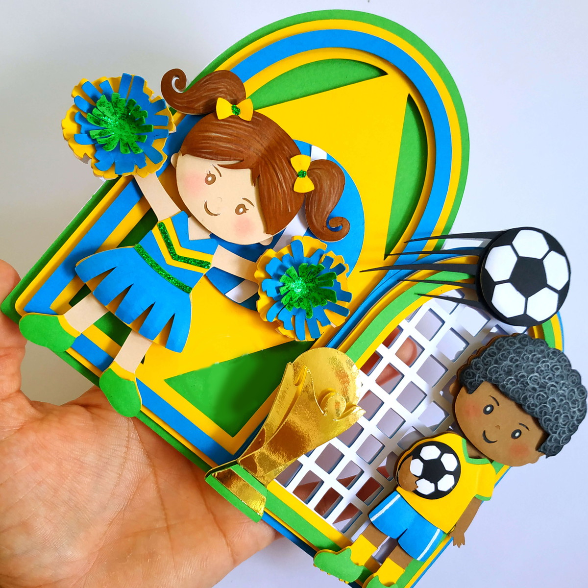 Arquivo de Corte: Topo de Bolo Copa Brasil Torcedores 028
