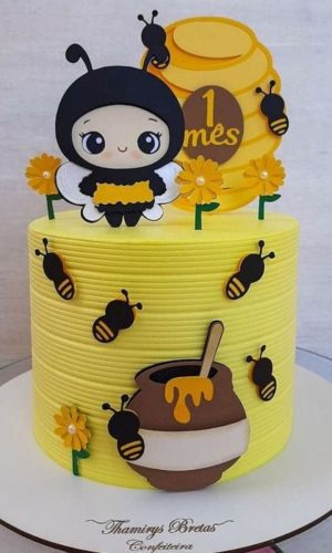 Arquivo de Corte: Topo de Bolo em Camadas Abelhinha Cute 010