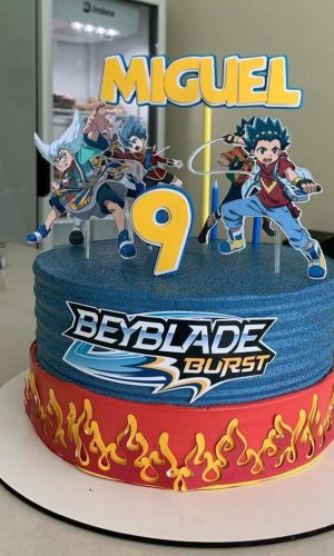 Arquivo de topo de bolo Beyblade