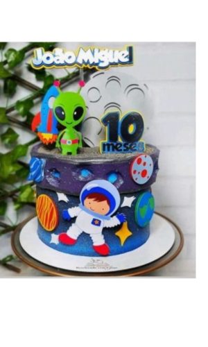 Cod 1- Astronauta Menino Topo de Bolo Arquivo de Corte