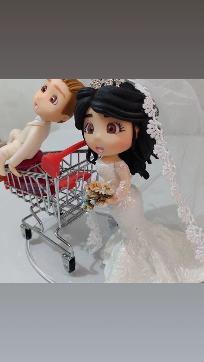 Topo de Bolo Casamento Personalizado com Carrinho de Superme - Imagem 3