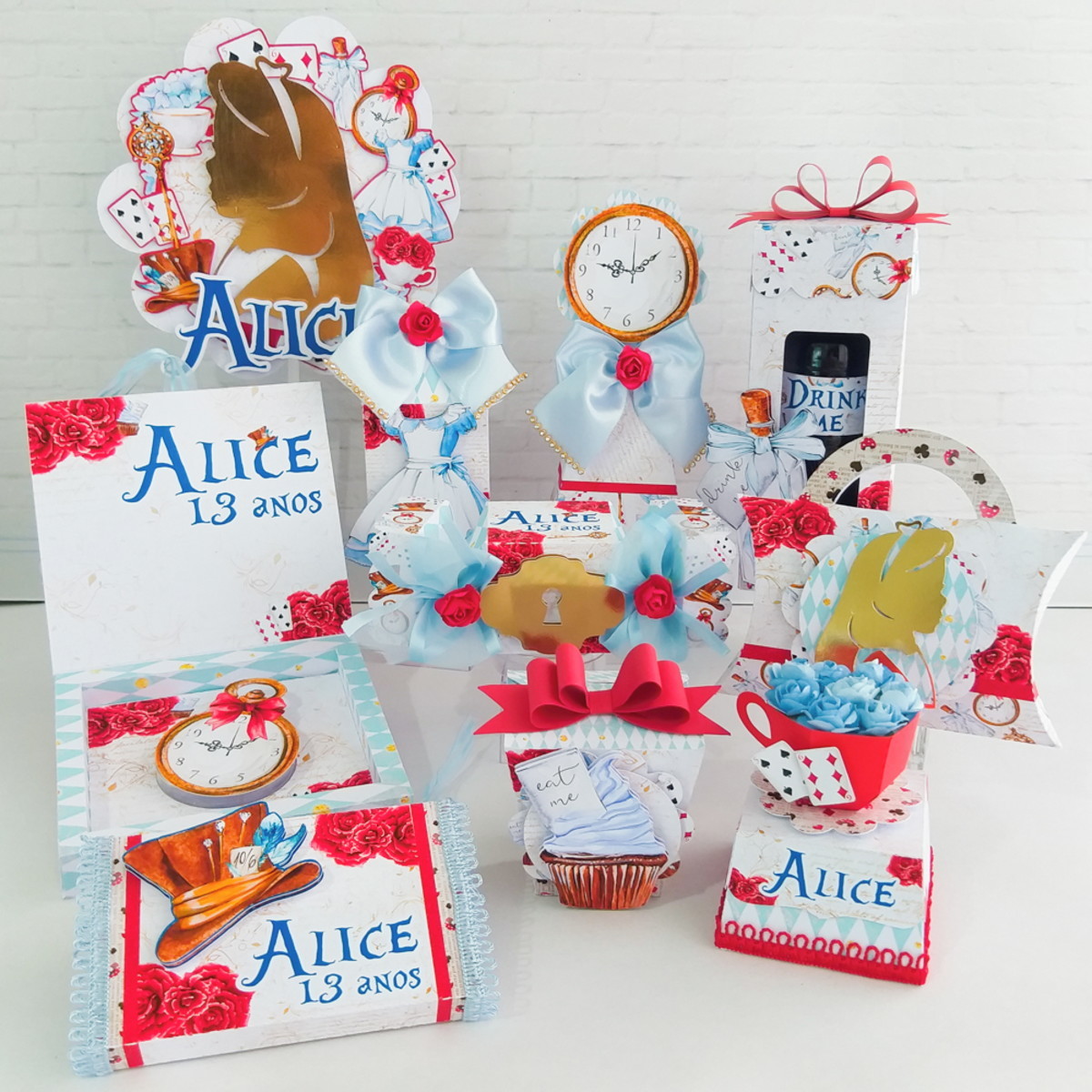 Arquivo de Corte Alice no Pais das Maravilhas em Studio/pdf