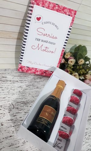 Arquivo de caixa para espumante e doces