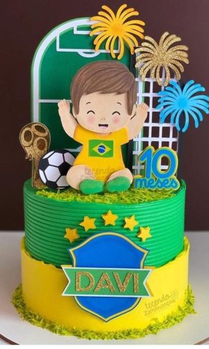 324 - Arquivo de Corte Topo de Bolo Copa / Futebol Menino