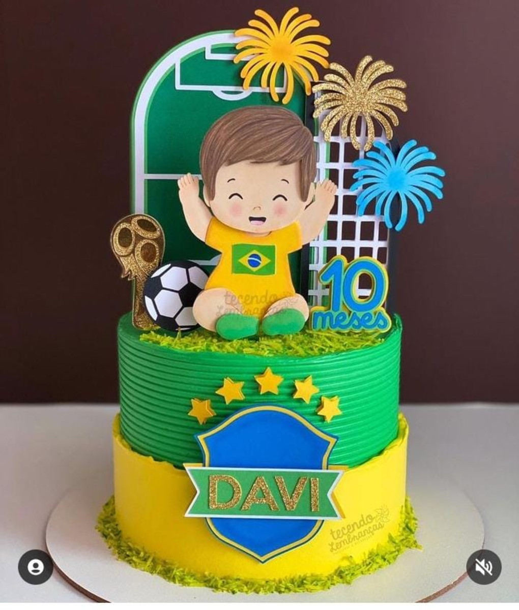 324 - Arquivo de Corte Topo de Bolo Copa / Futebol Menino