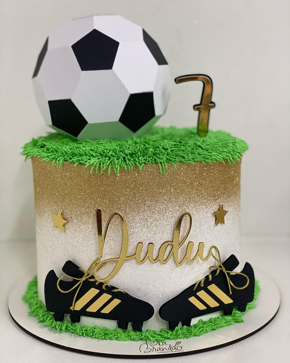 Arquivo de Corte Topo de Bolo Menino Futebol e Bola 3d Stu