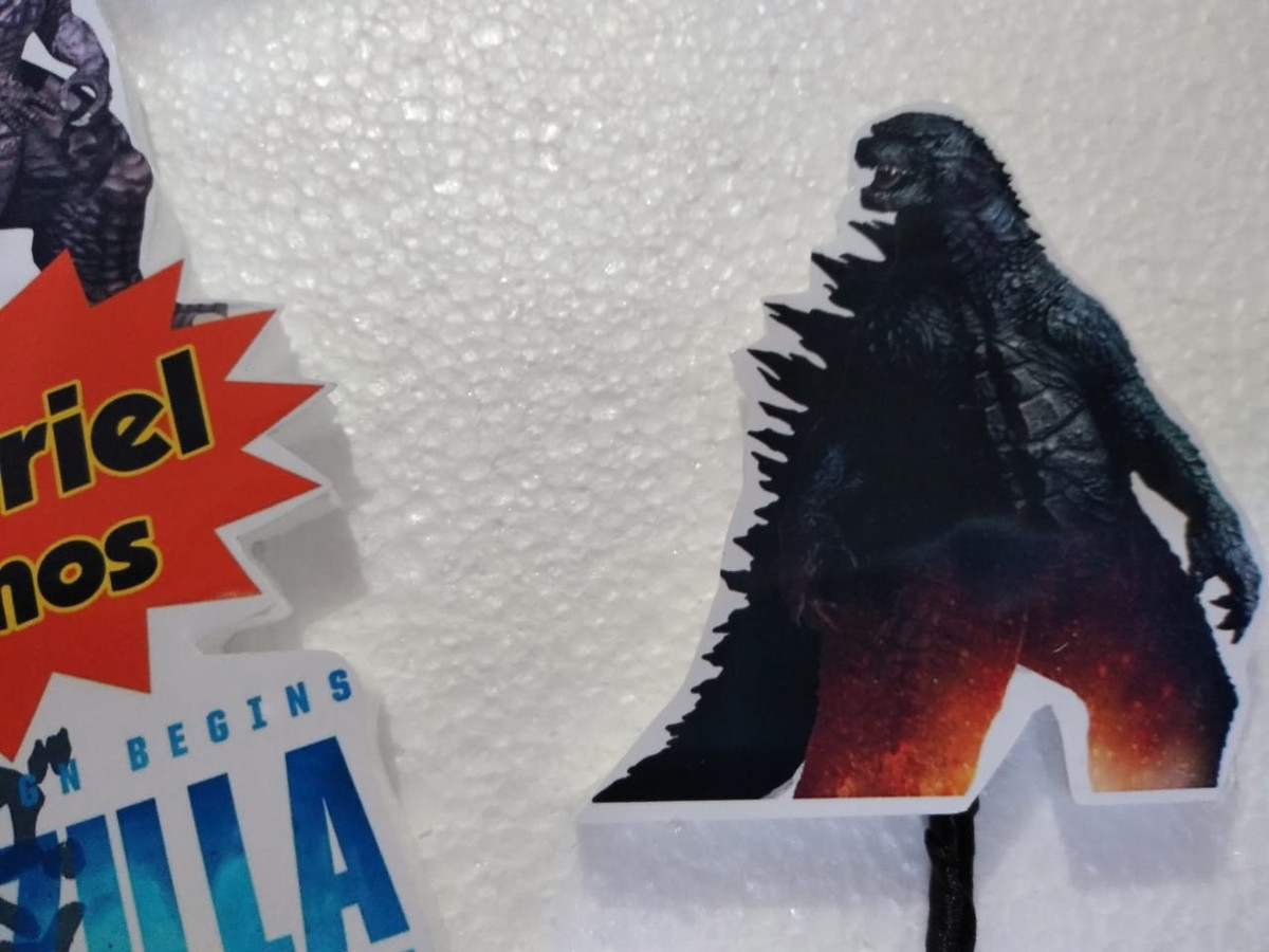 Godzilla topo de bolo personalizado - Imagem 2