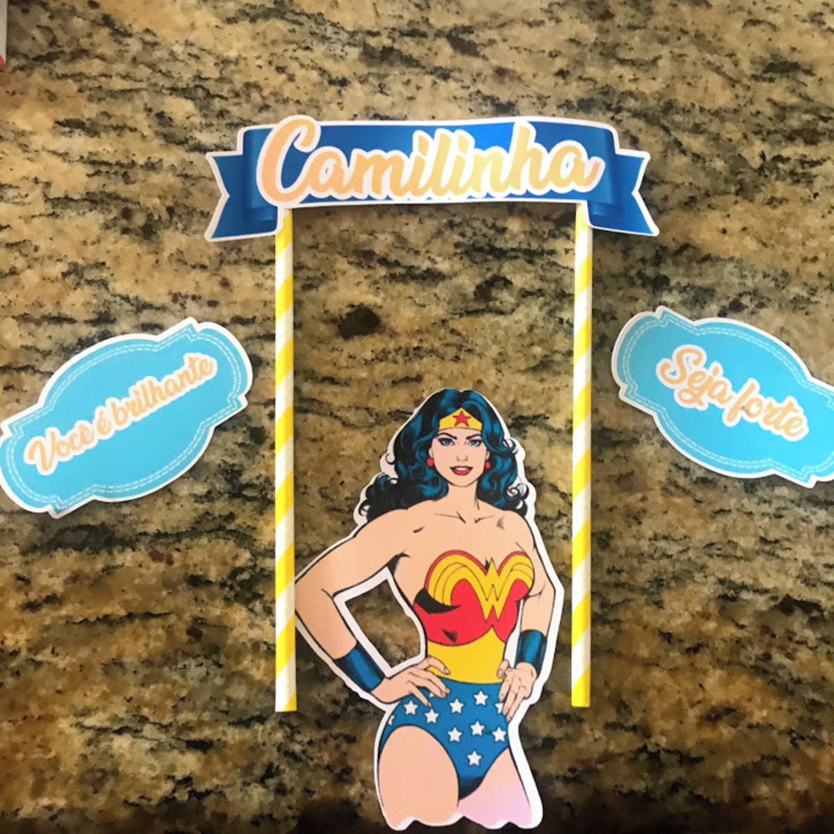 Topo de bolo Arquivo de Corte Silhouette Mulher Maravilha