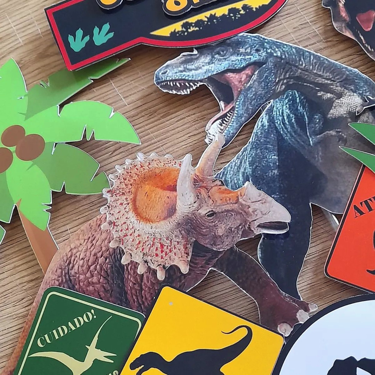 Topo de Bolo Dinossauros - Imagem 3