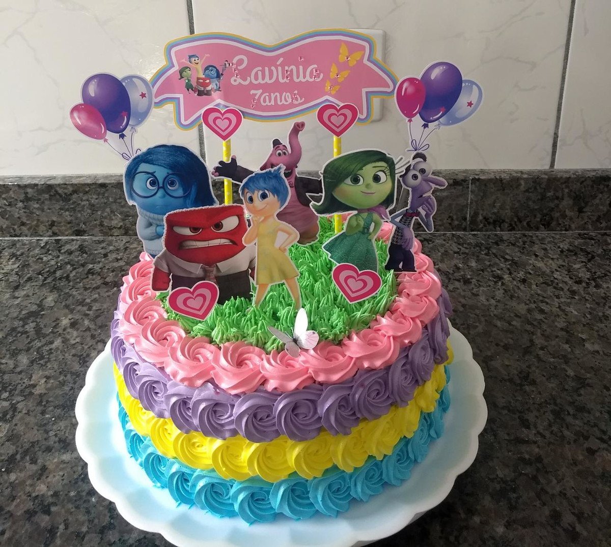 Topo de Bolo Divertidamente