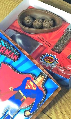 ARQUIVO CORTE PASCOA CAIXA MINI CONFEITEIRO SUPERMAN #3582