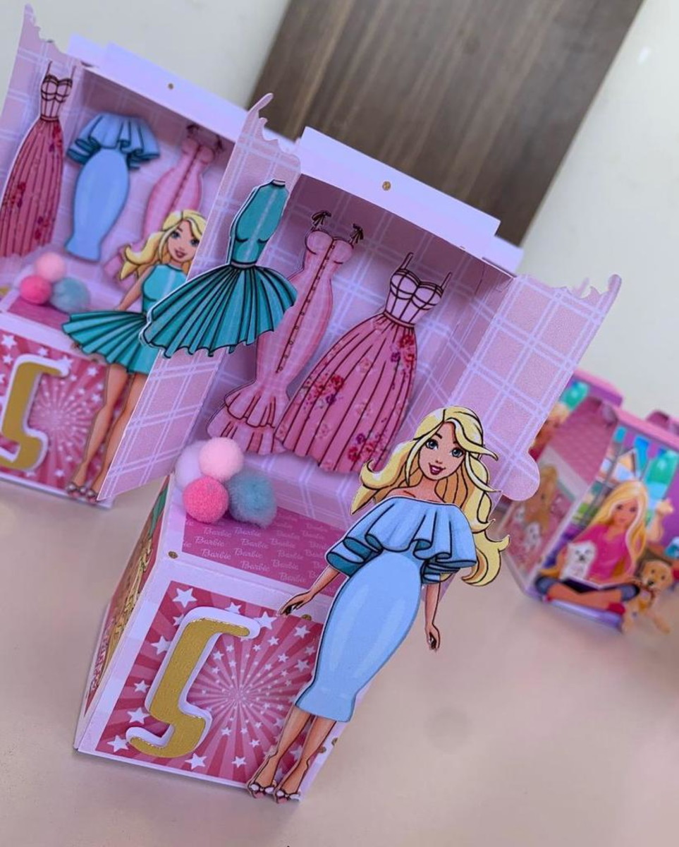 Arquivo de Corte: Caixa Barbie Troca de Roupa