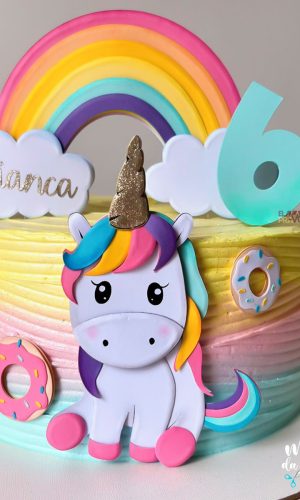 Arquivo de Corte: Topo de Bolo Arco Iris e Unicórnio 022