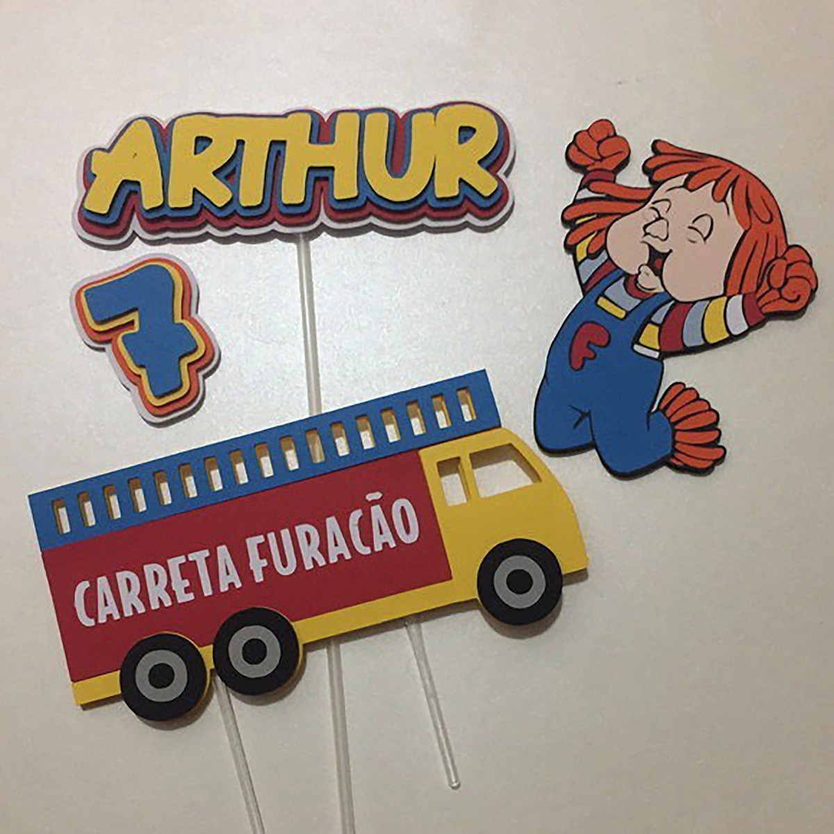 Arquivo de Corte: Topo de Bolo Carreta Furacão e Fofão 001