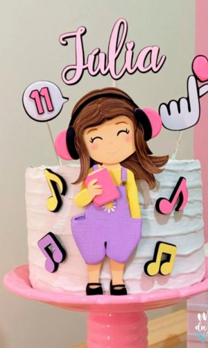 Arquivo de Corte: Topo de Bolo Menina com Fone 003