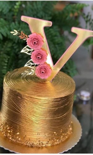 Arquivo de corte topo flores e letra V em camadas