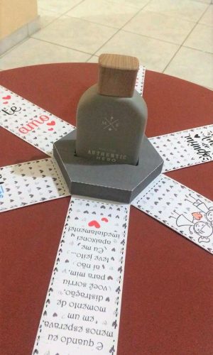 CAIXA EXPLOSAO NAMORADOS PRESENTE PERFUME MARY KAY #5709