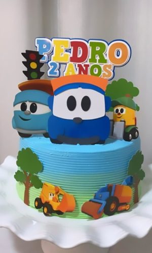 Topo de Bolo Léo Caminhão