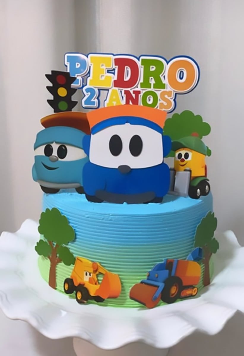 Topo de Bolo Léo Caminhão